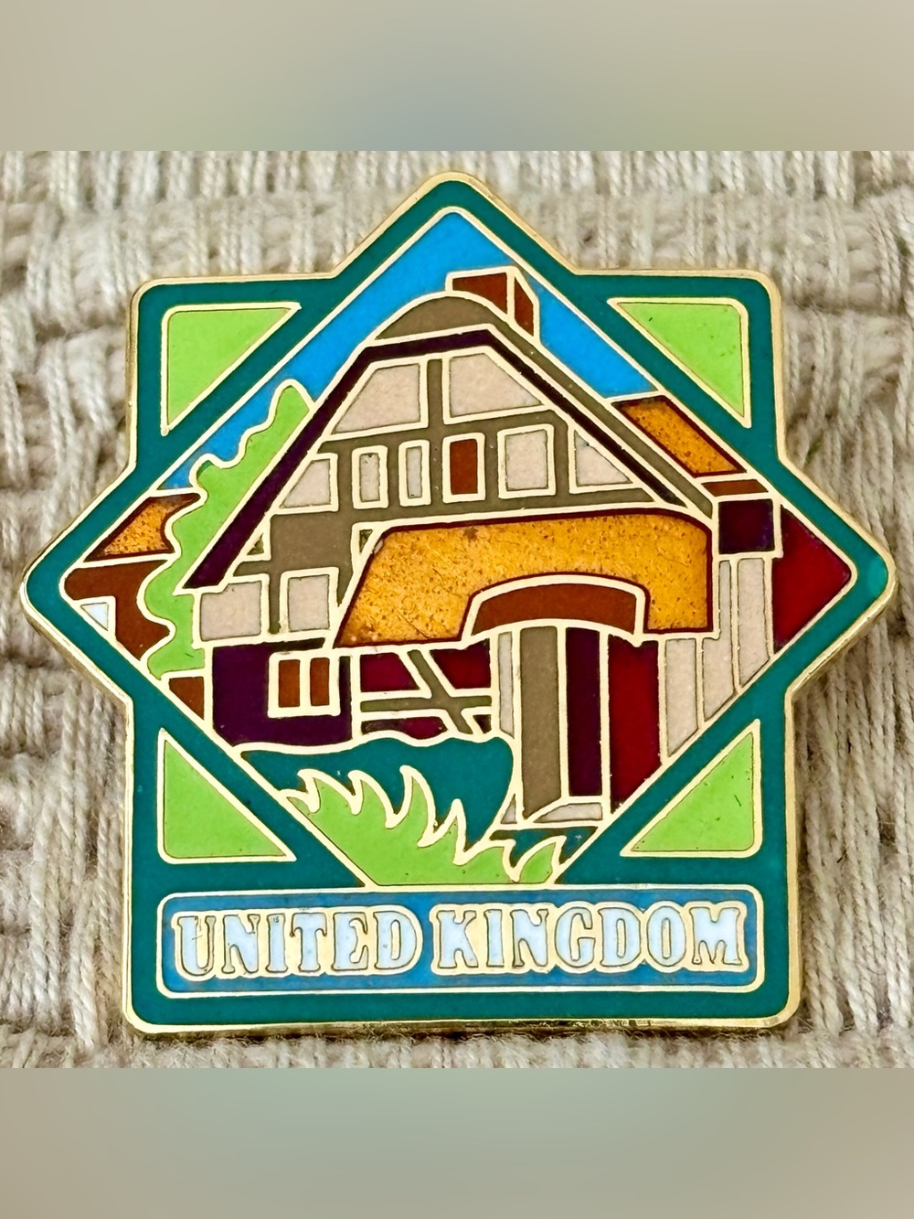 DISNEY 1999 *Rare* WDW Epcot World Showcase United Kingdom Pavilion Pin